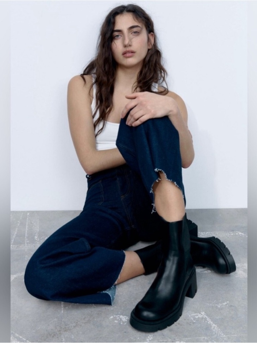 Zara Black Leather Chelsea Block Heel Boot - Picture 2 of 8